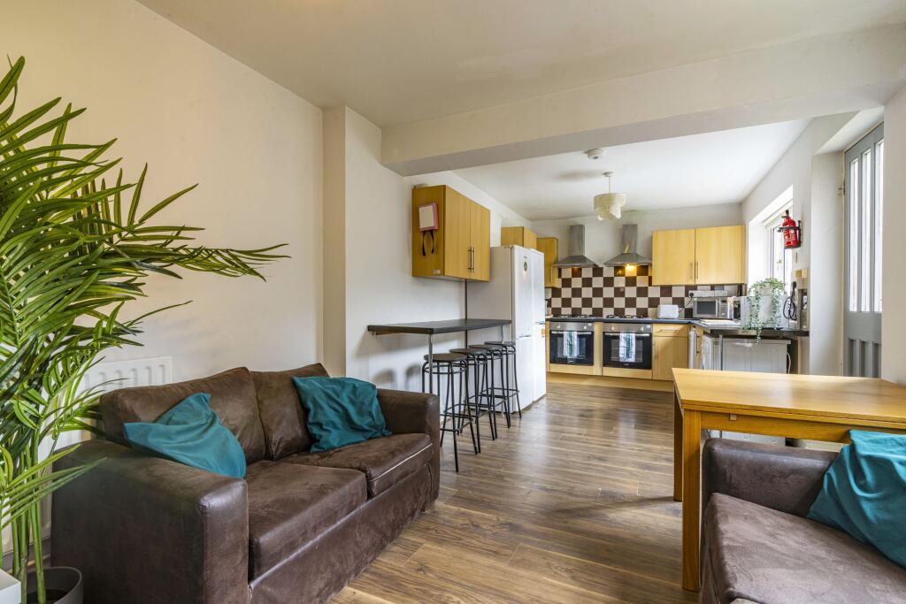 House in Nottingham - View 3