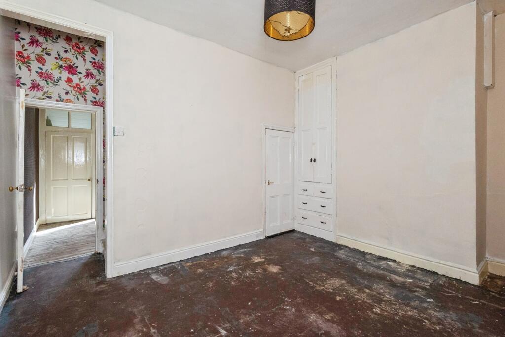 House in Tameside, Greater Manchester - More
