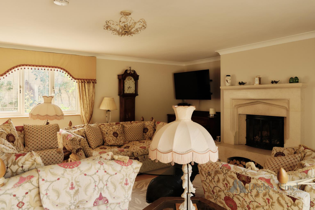House in King's Cliffe - More
