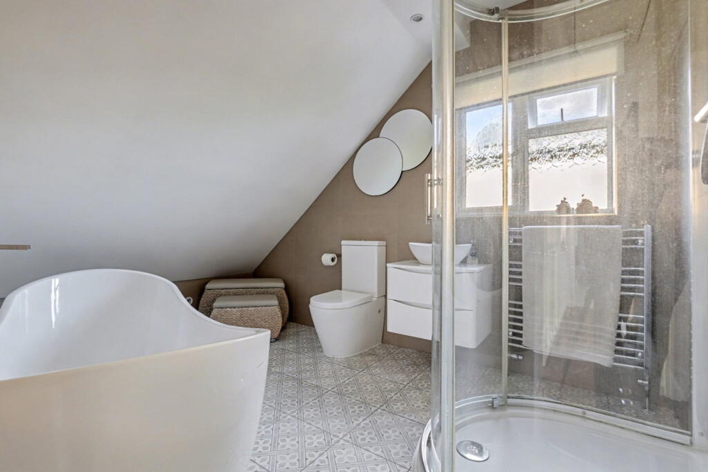House in Chatham, Medway - View 5