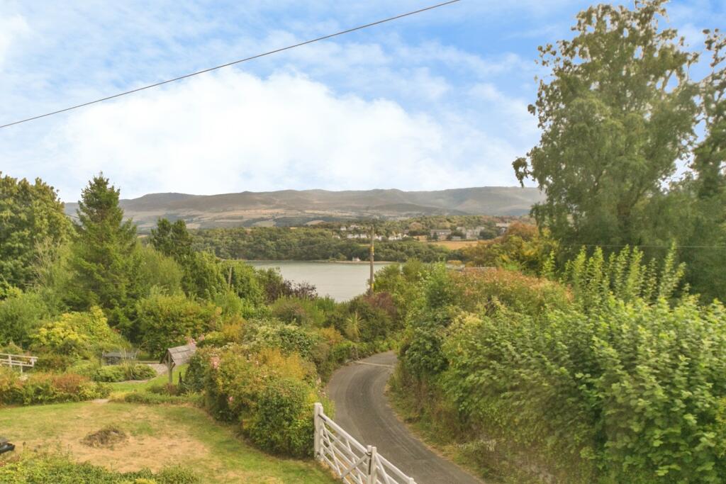 House in Llandegfan, Cwm Cadnant - More