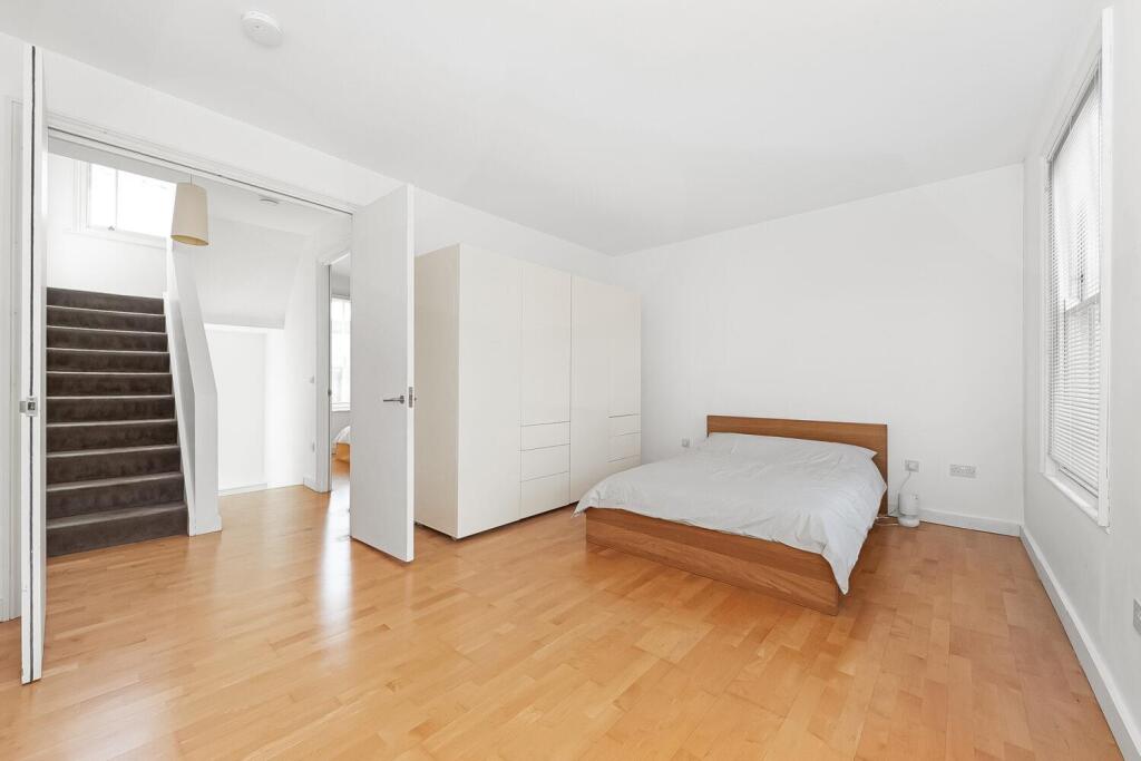 Apartment in London - View 3