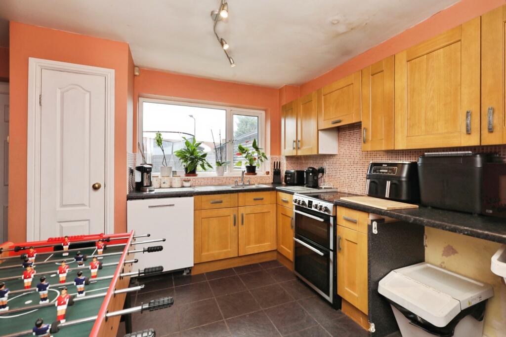 Masefield Close, Dinnington, Sheffield, South Yorkshire, S25 photo 4