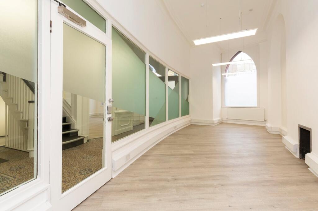 353355 Goswell Road   06.jpg