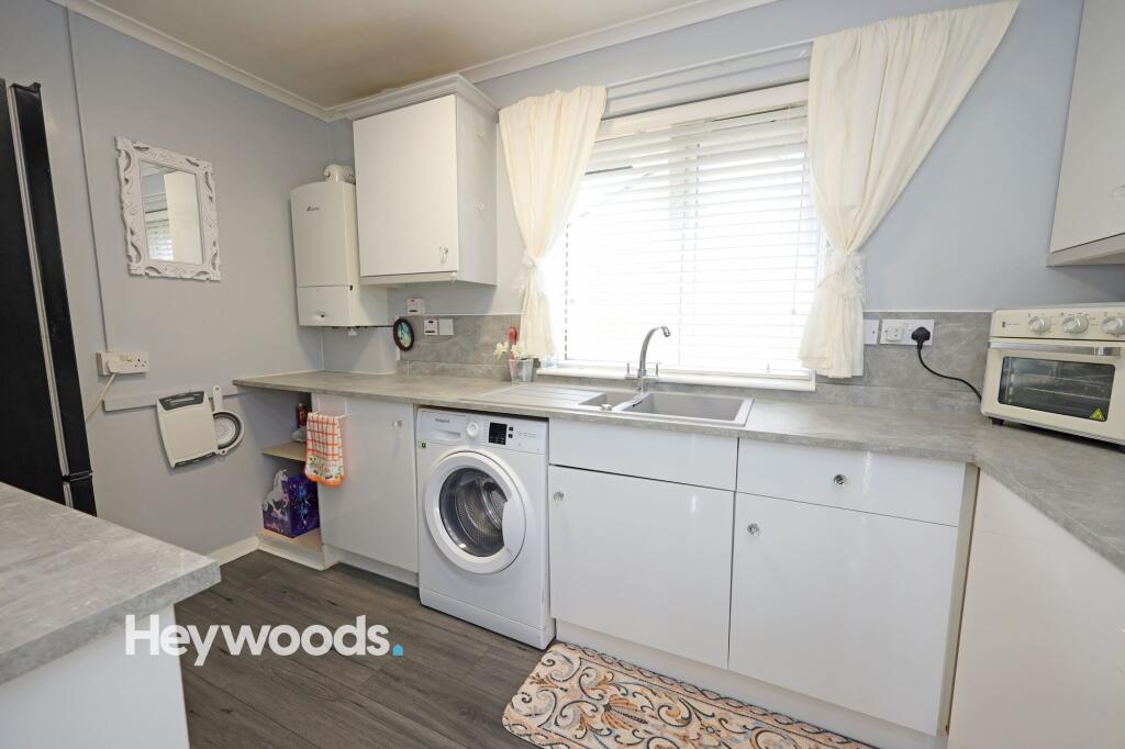Waveney Grove, Riversmead Waveney Grove, ST5 photo 4