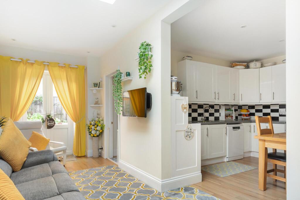 House in Dorchester, Dorset - View 4