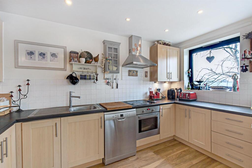 Apartment in London - More