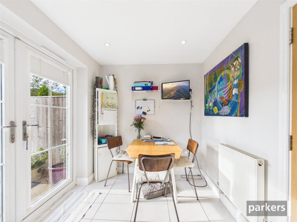 House in Reading, Newtown - More