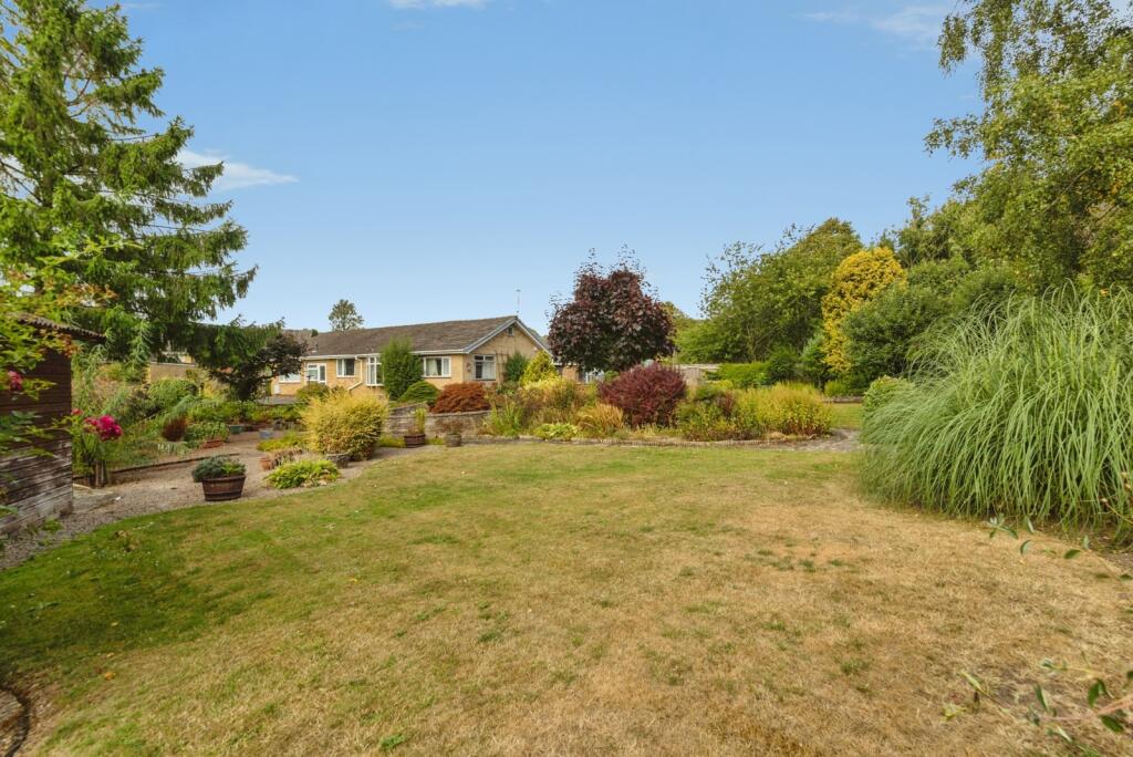 House in Egglescliffe, Kingsmead - View 3