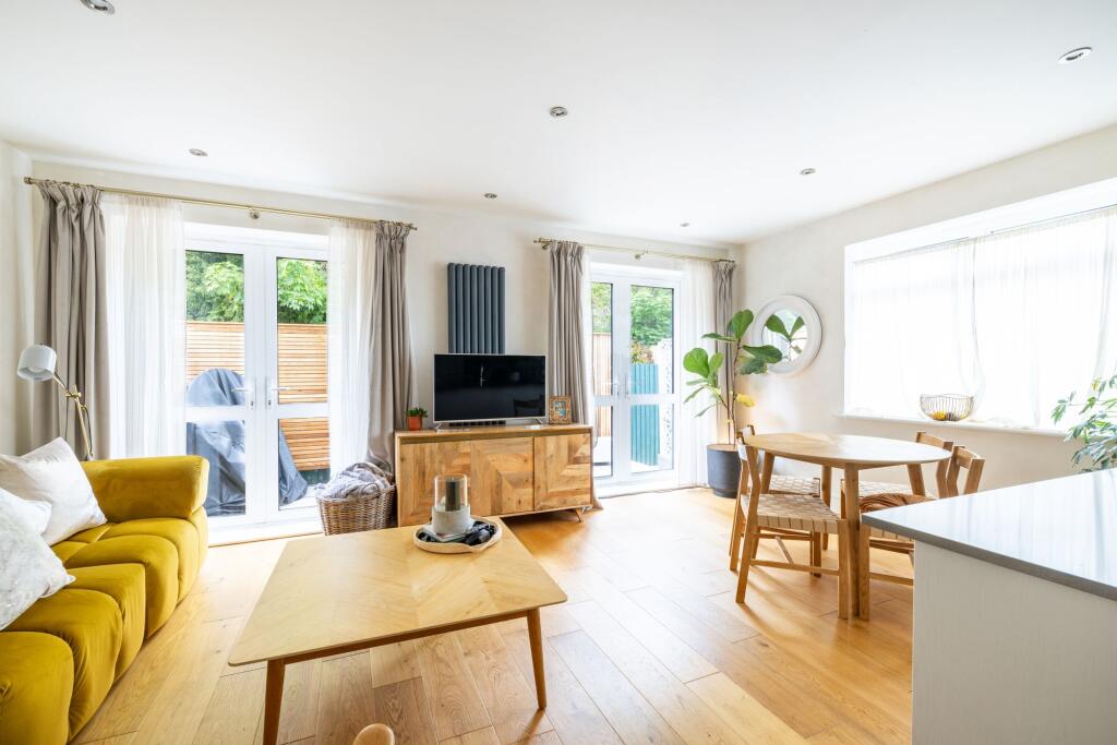 Apartment in London - More