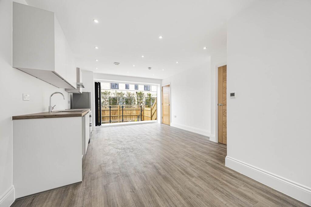 House in Reading - More