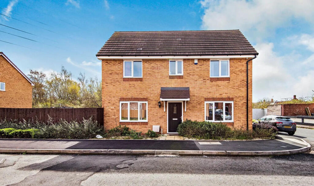3-bed detached on Thomas Cox Wharf, TIPTON, DY4 7EP, £275,000