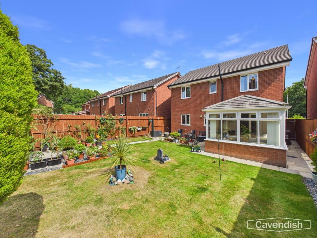 4-bed detached on Ffordd Tywod, Mold, £400,000