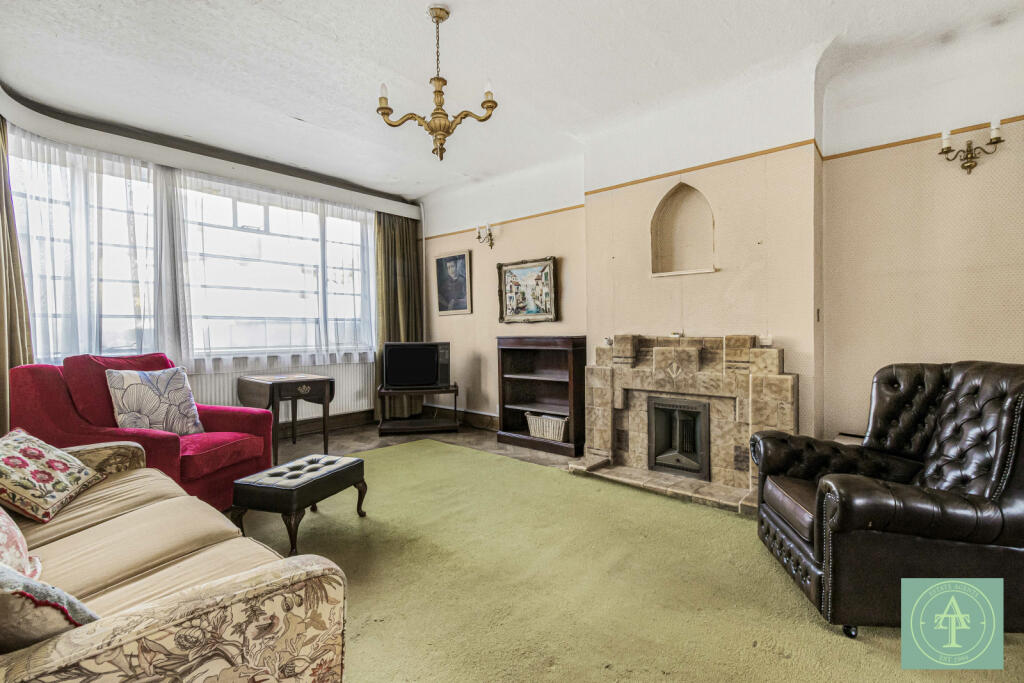 House in London, Hampstead Garden Suburb - View 2