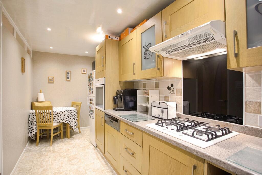 Oakham Close, London, SE6 photo 4