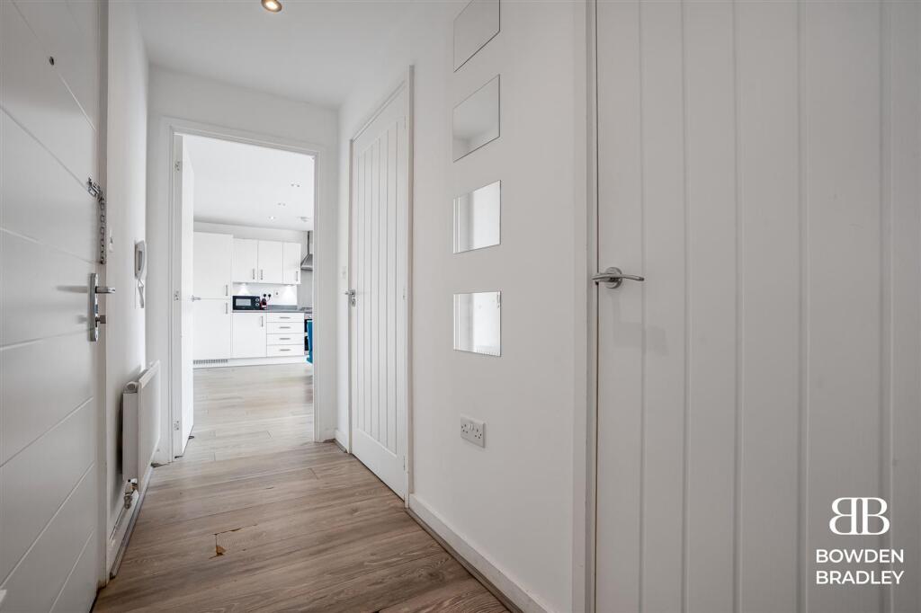 Marine Crescent, Sonar House, IG6 - View 5