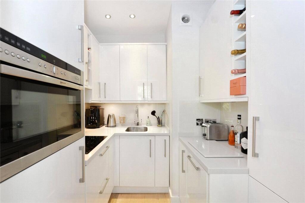 House in London - View 2