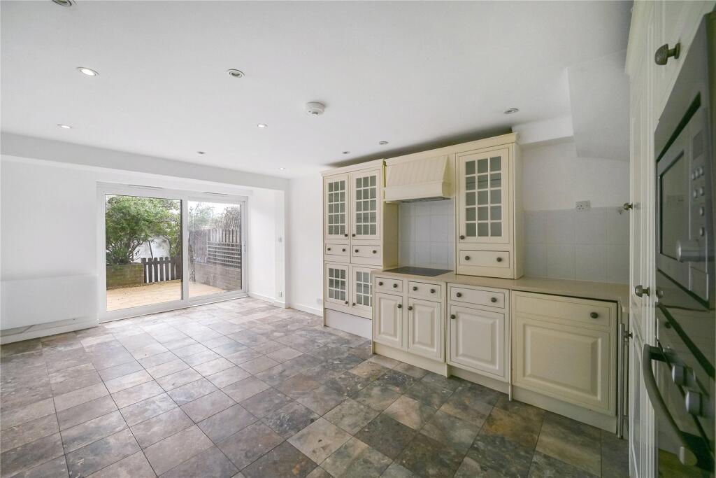 House in London - View 2