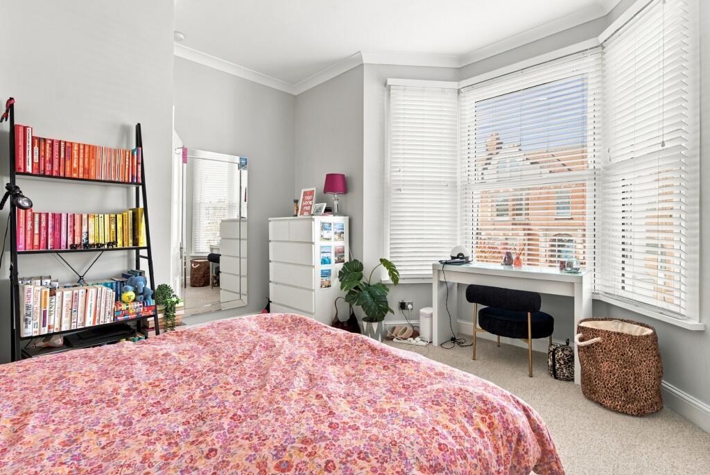 Apartment in London - More