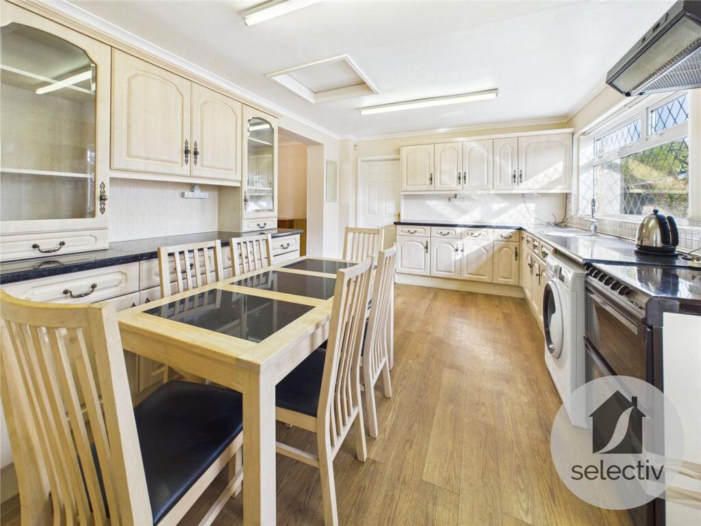 Rothesay Drive, Redcar, TS10 photo 2