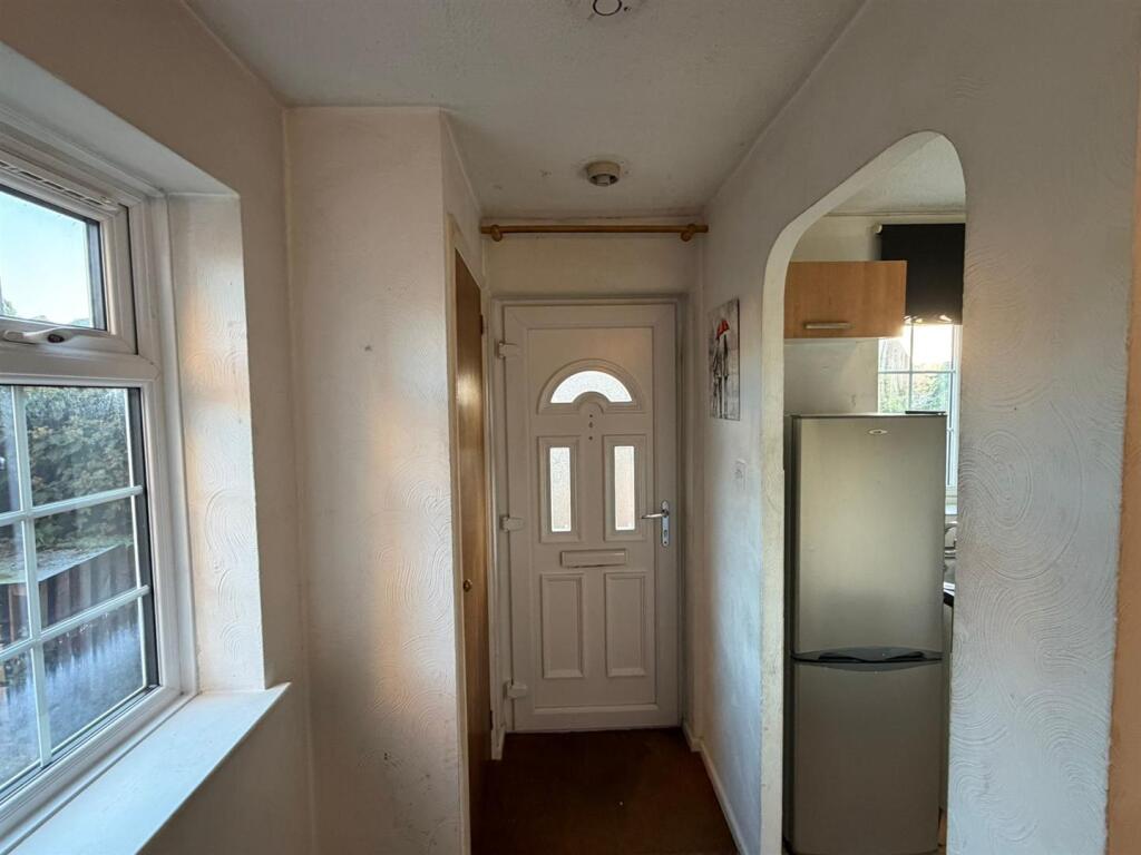 Housman Close, Newport Pagnell photo 3