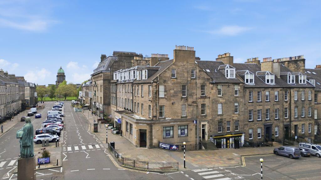Main image of property: 34/5 North Castle Street, New Town, Edinburgh, EH2 3BN