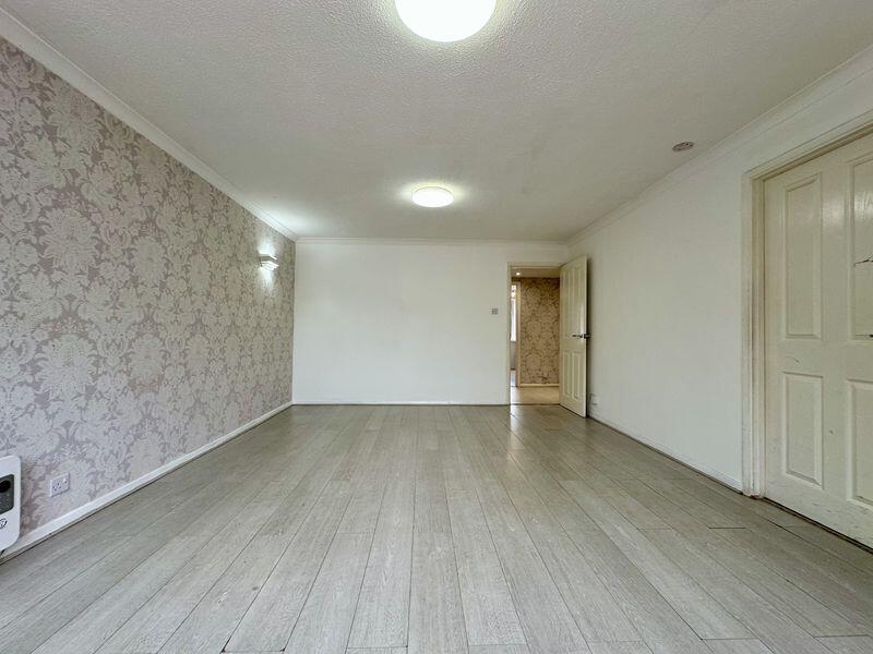 Apartment in Luton - View 4