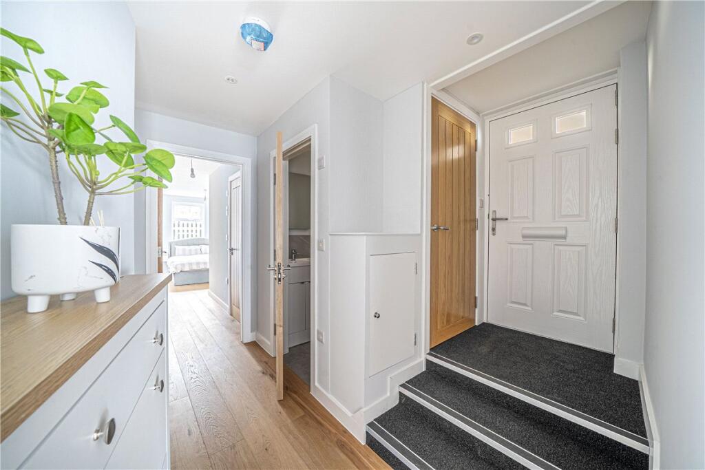 Apartment in Winchester, Hampshire - View 3