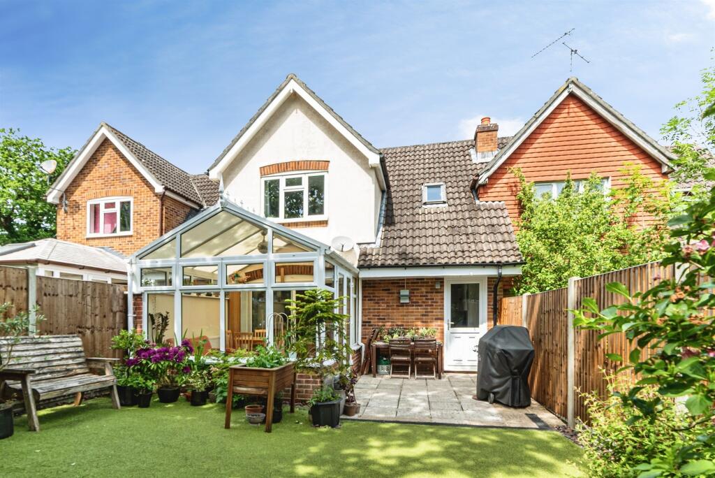 House in Basingstoke and Deane, Chineham - View 3