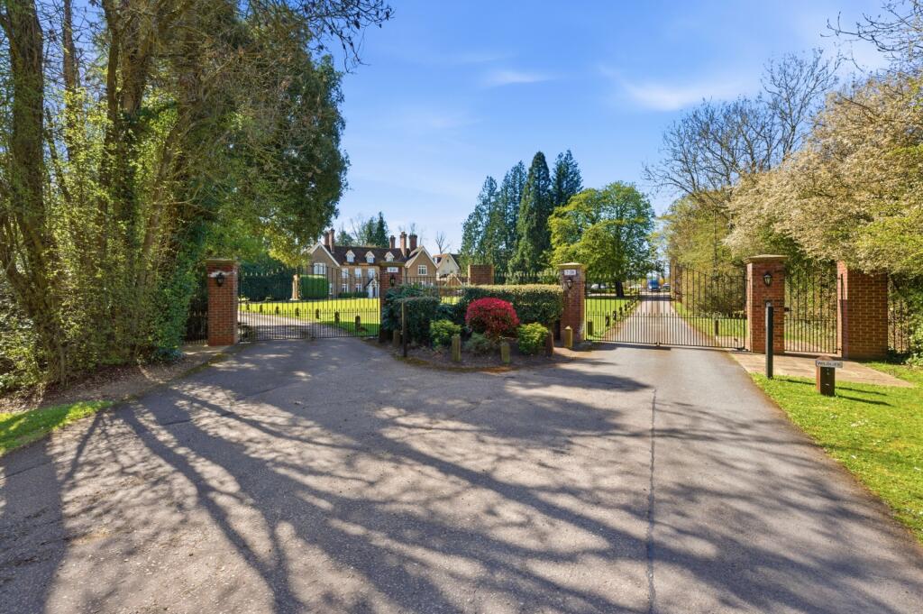 Additional image 4 of Astwick Manor, Coopers Green Lane, Hatfield, Hertfordshire, AL10