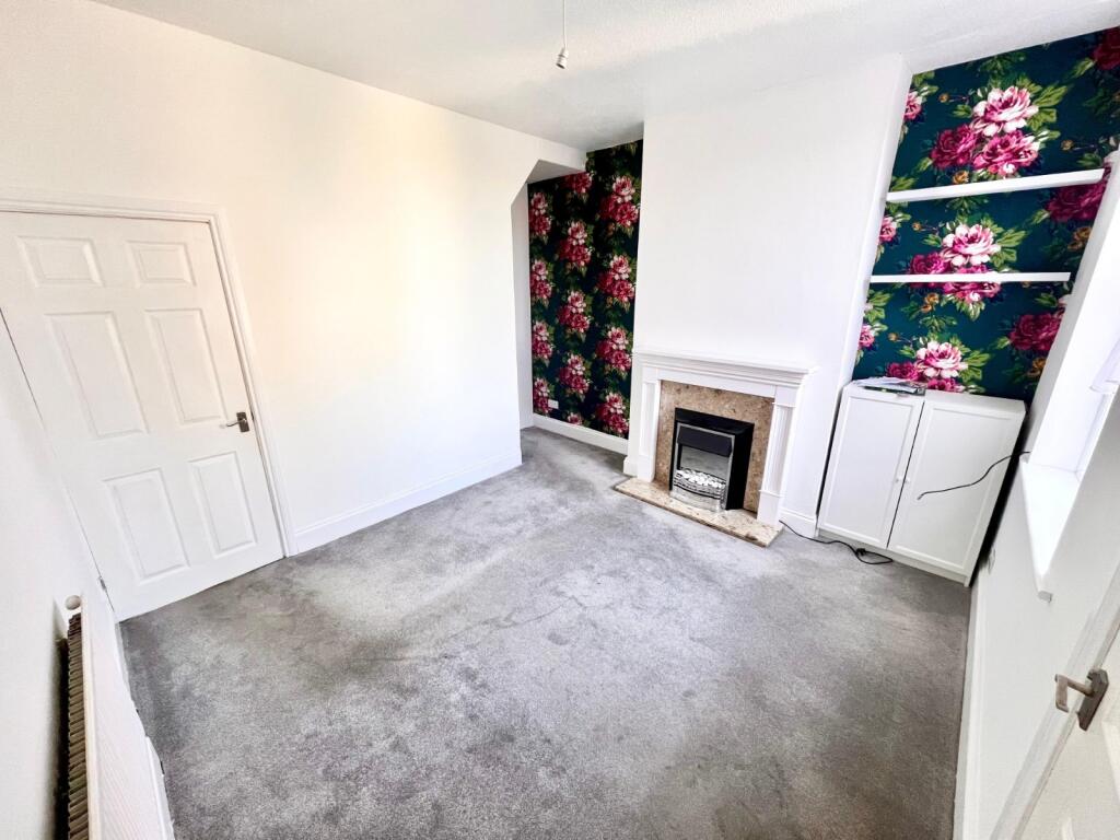 House in Hull - View 4
