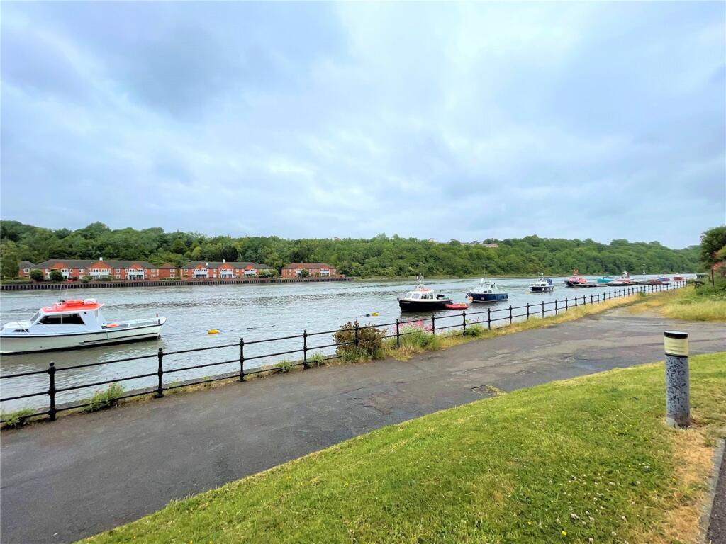 Apartment in Newcastle upon Tyne - View 2
