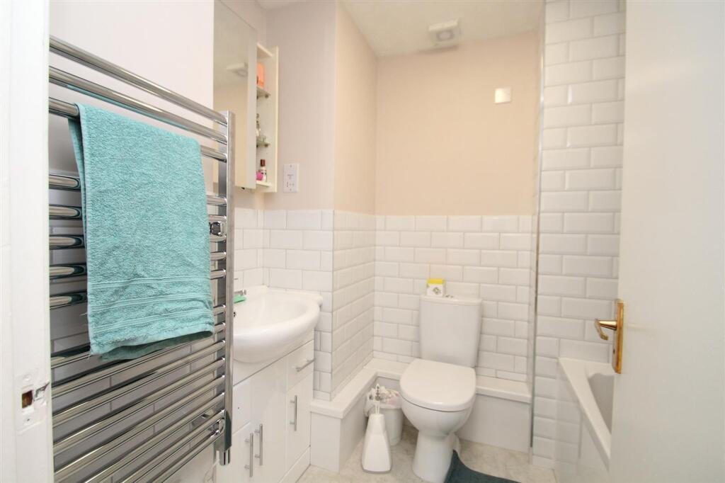 Apartment in London - More
