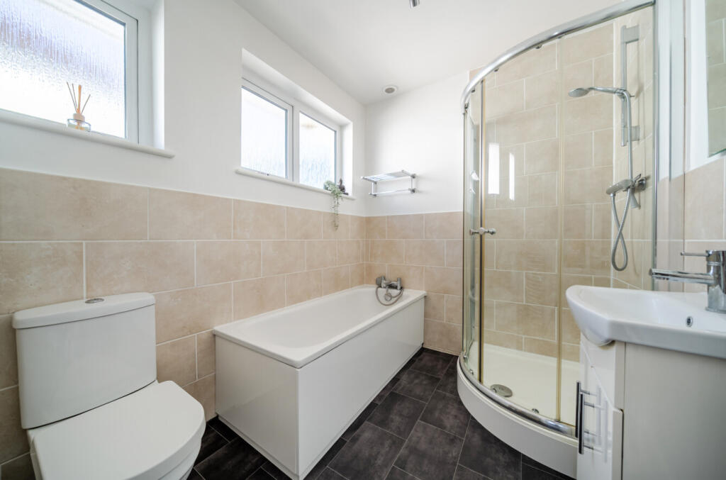 House in Bromley - View 4