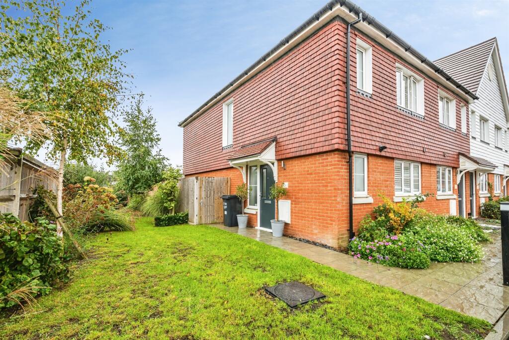 3 Bedroom Terraced in BN23 7FE