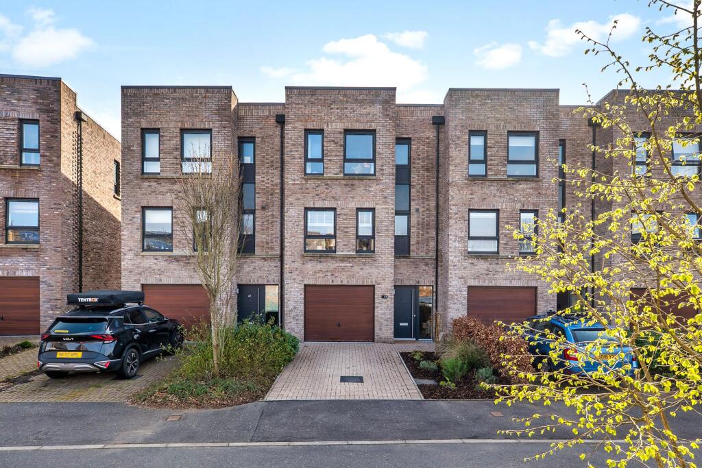 Main image of property: Riverford Gardens, Pollokshaws, Glasgow