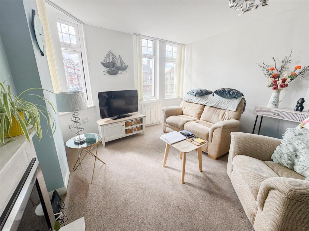 Apartment in Rother, Central, Bexhill-on-Sea - View 3