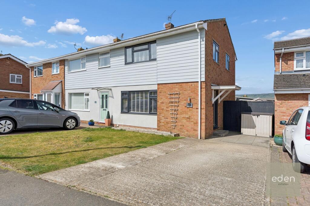 Main image of property: Whimbrel Green, Larkfield, ME20