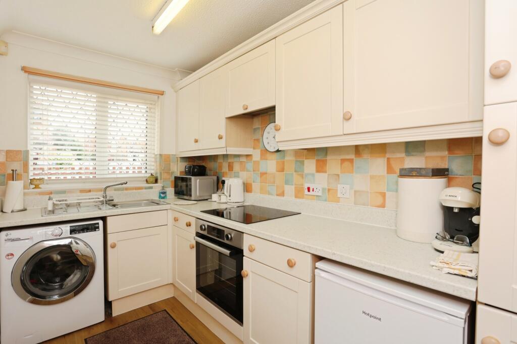 House in Rushcliffe, Compton Acres - View 5
