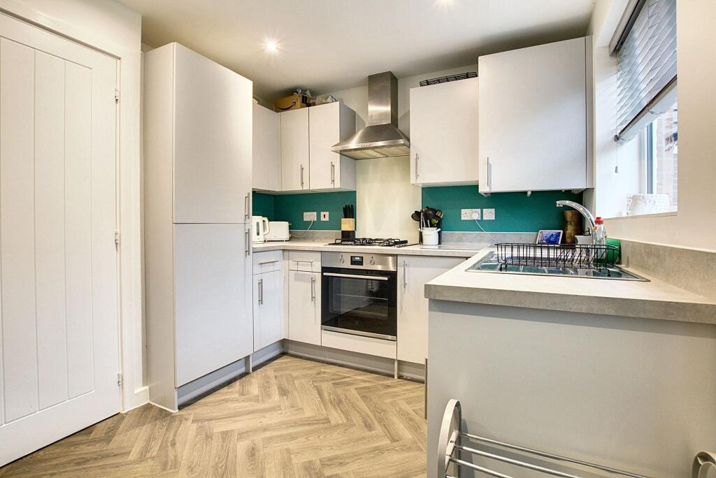 3-bed semi-detached on Gamble Avenue, Fleckney, LE8, £270,000