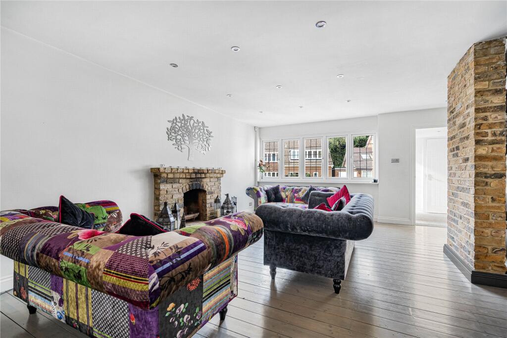House in Watford - View 3