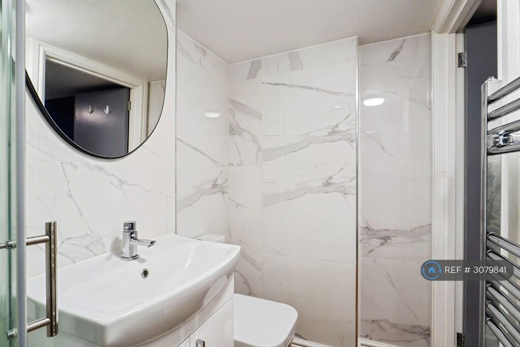 Apartment in Canterbury - More