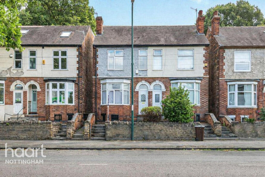 4-bed semi-detached on Lenton Boulevard, Nottingham, £280,000