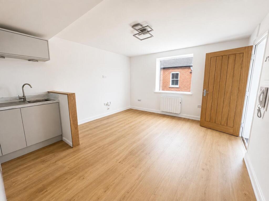 Apartment in Rossendale, Lane Side - View 2