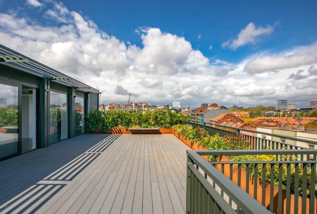 TERRACE.jpg