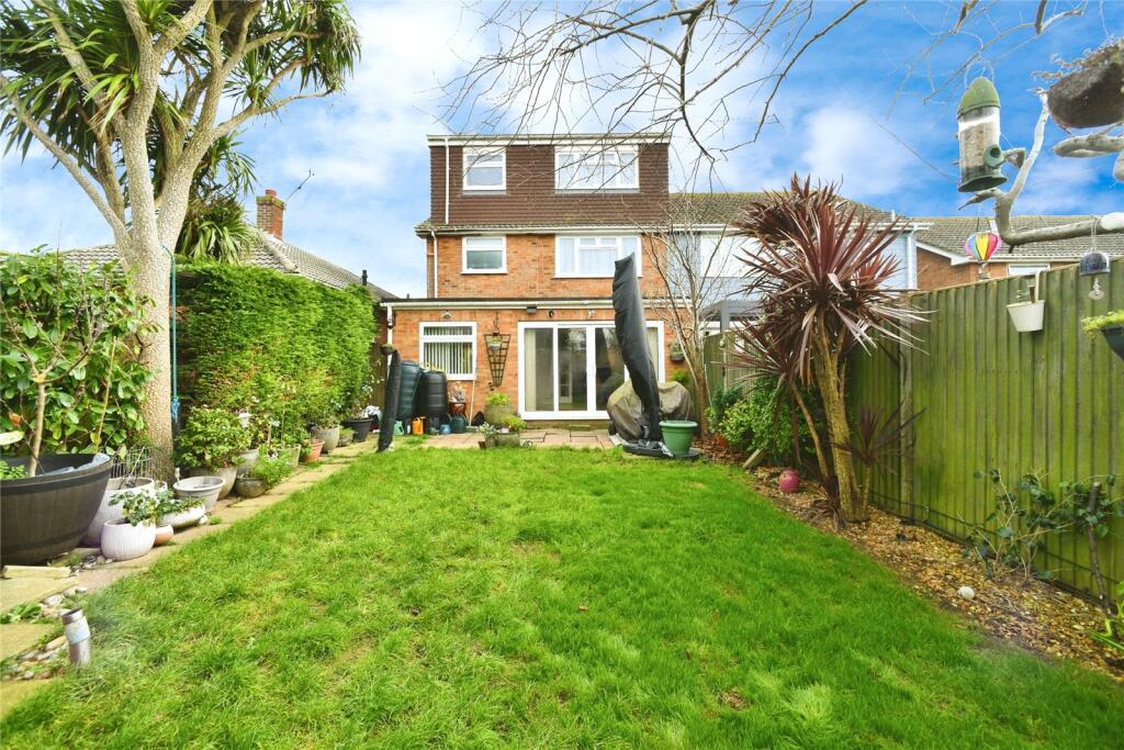 House in Lewes, Peacehaven - More