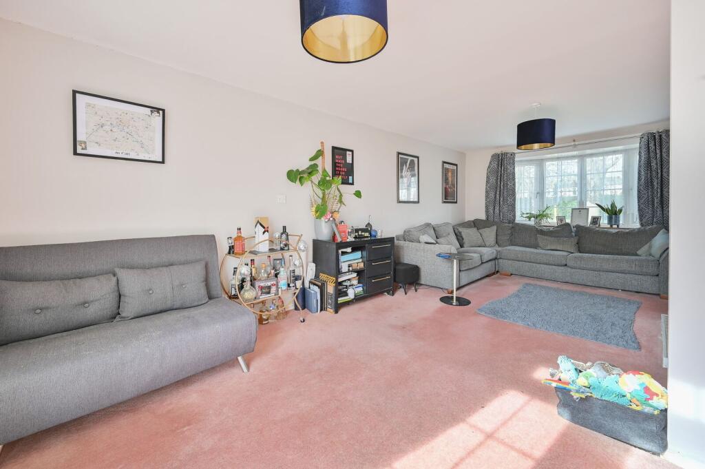 House in Dacorum, Hertfordshire - View 4