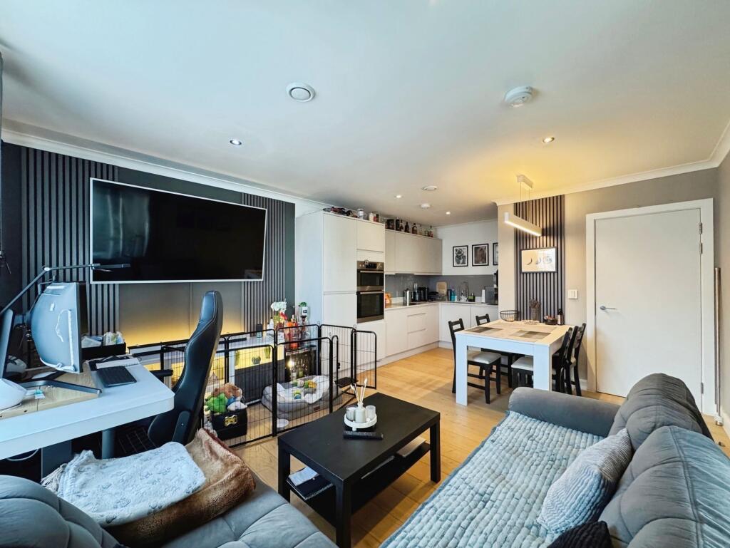 Apartment in London - More