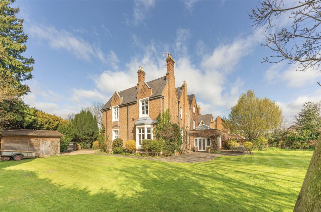 Main image of property: Eastnor Grove, Leamington Spa, Warwickshire, CV31