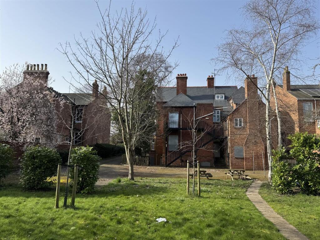 Lillington Road, Leamington Spa - View 3